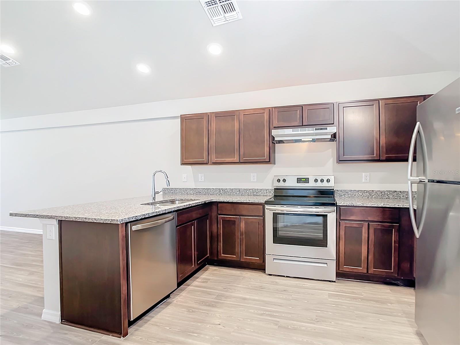 Image 9 of 23 For 11399 Poplin Avenue