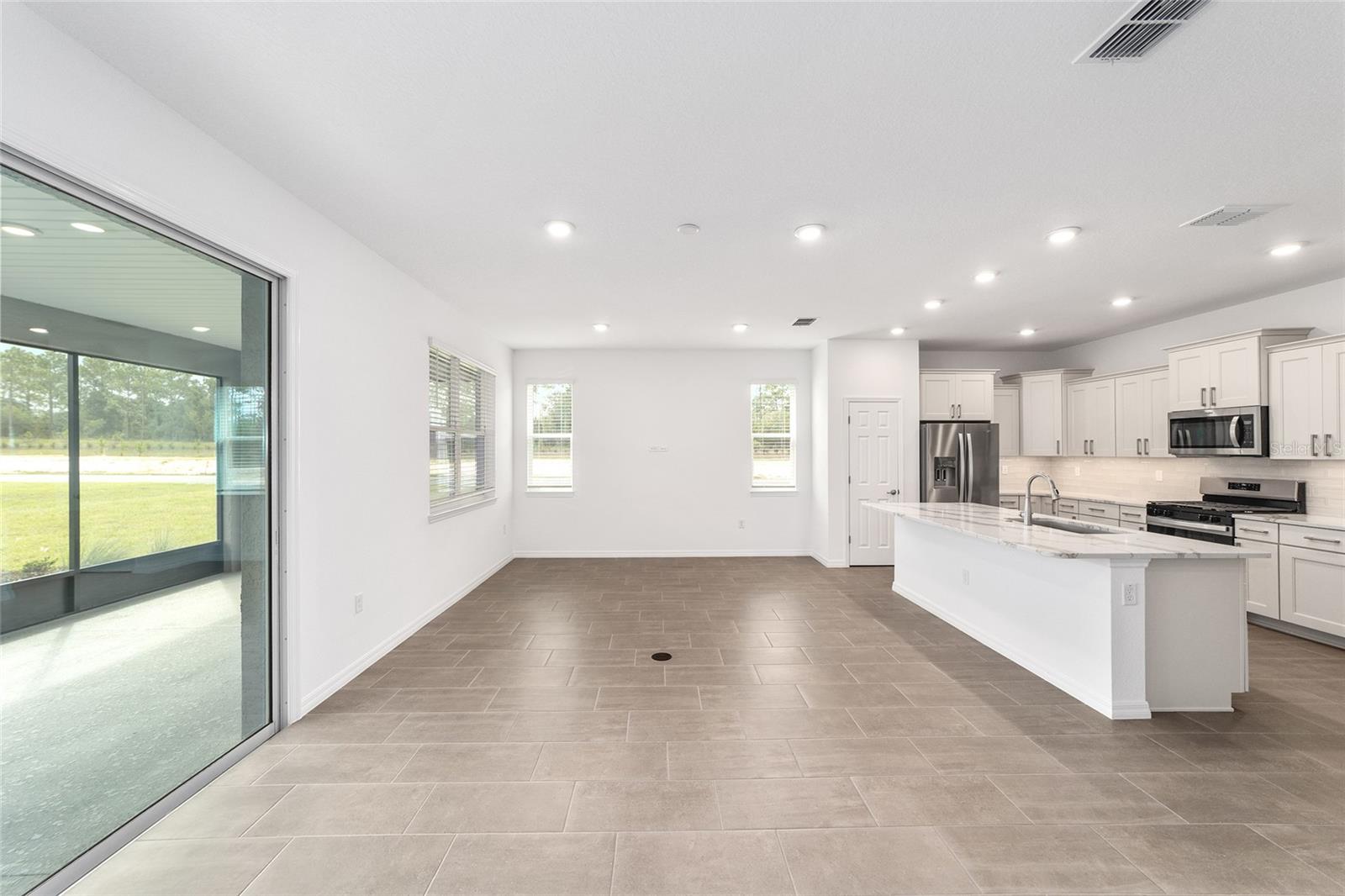 Image 13 of 42 For 10441 106th Court