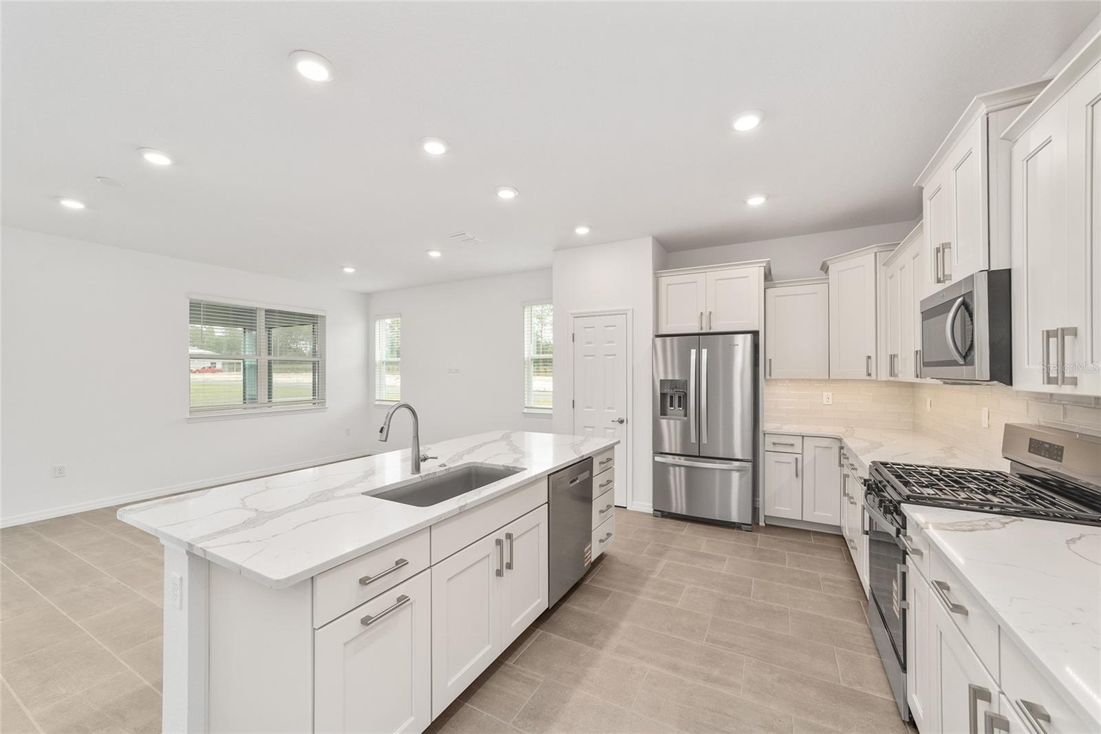 Image 18 of 42 For 10441 106th Court