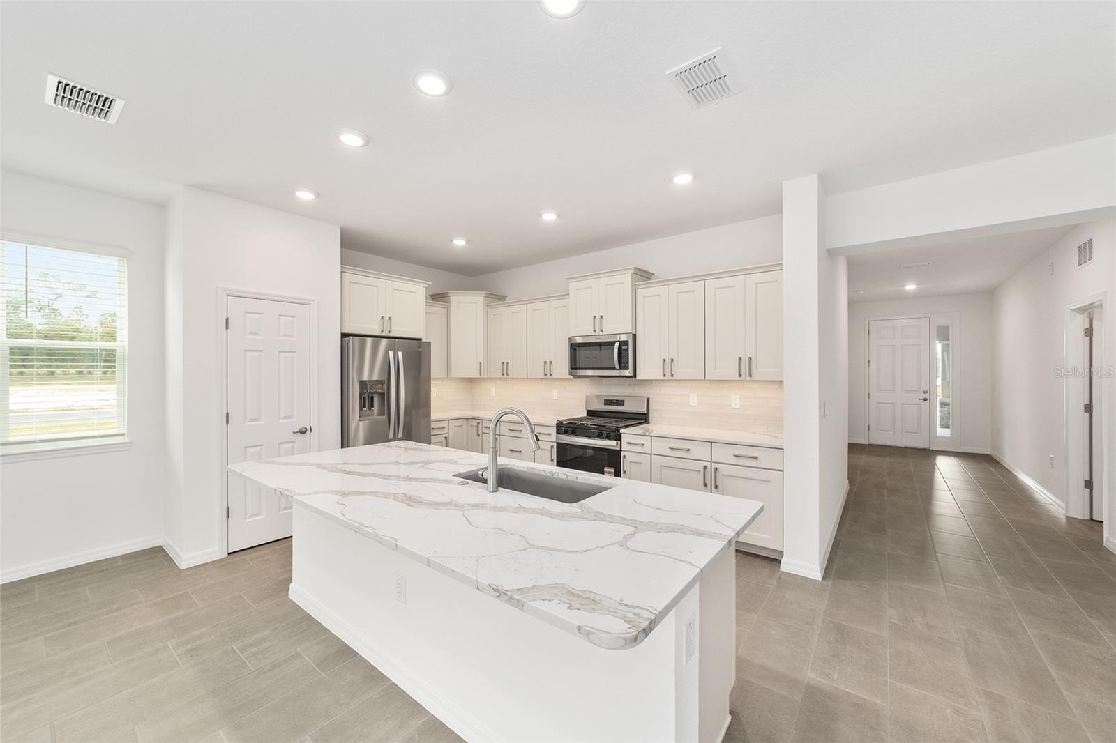 Image 19 of 42 For 10441 106th Court