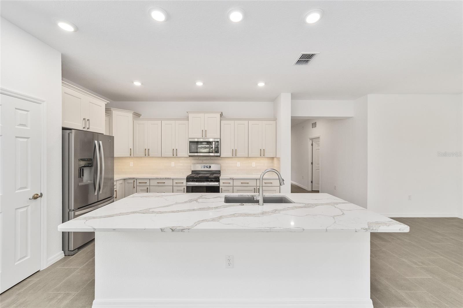 Image 20 of 42 For 10441 106th Court