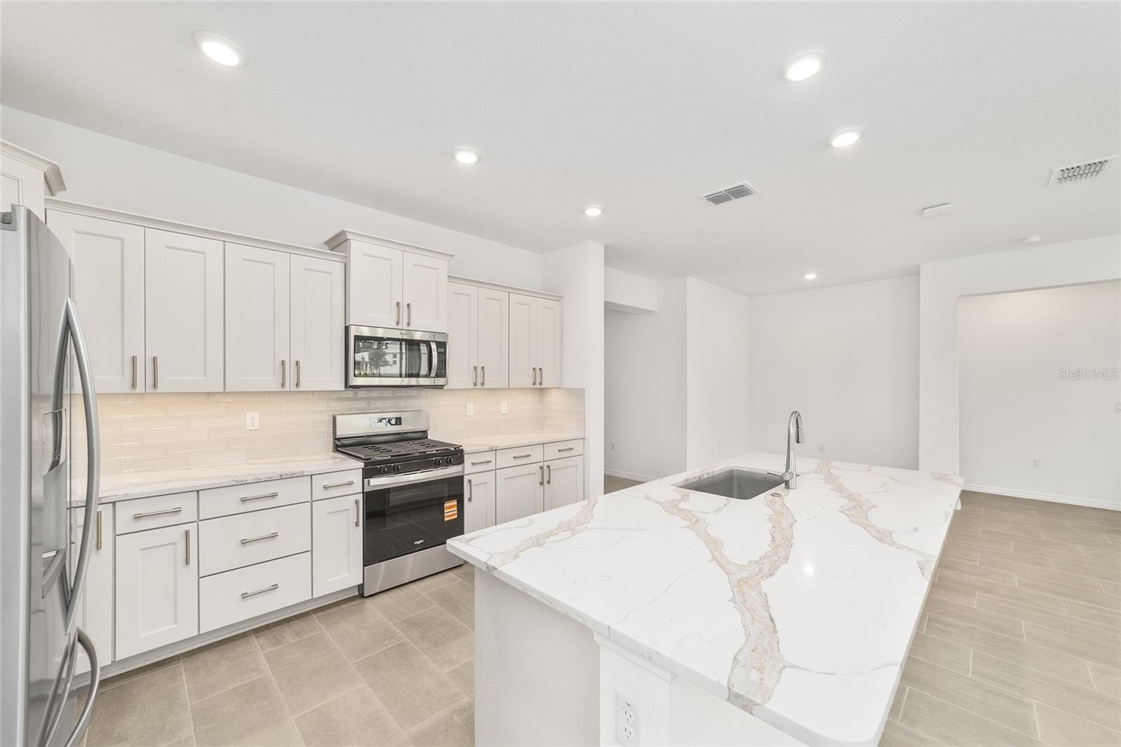 Image 21 of 42 For 10441 106th Court