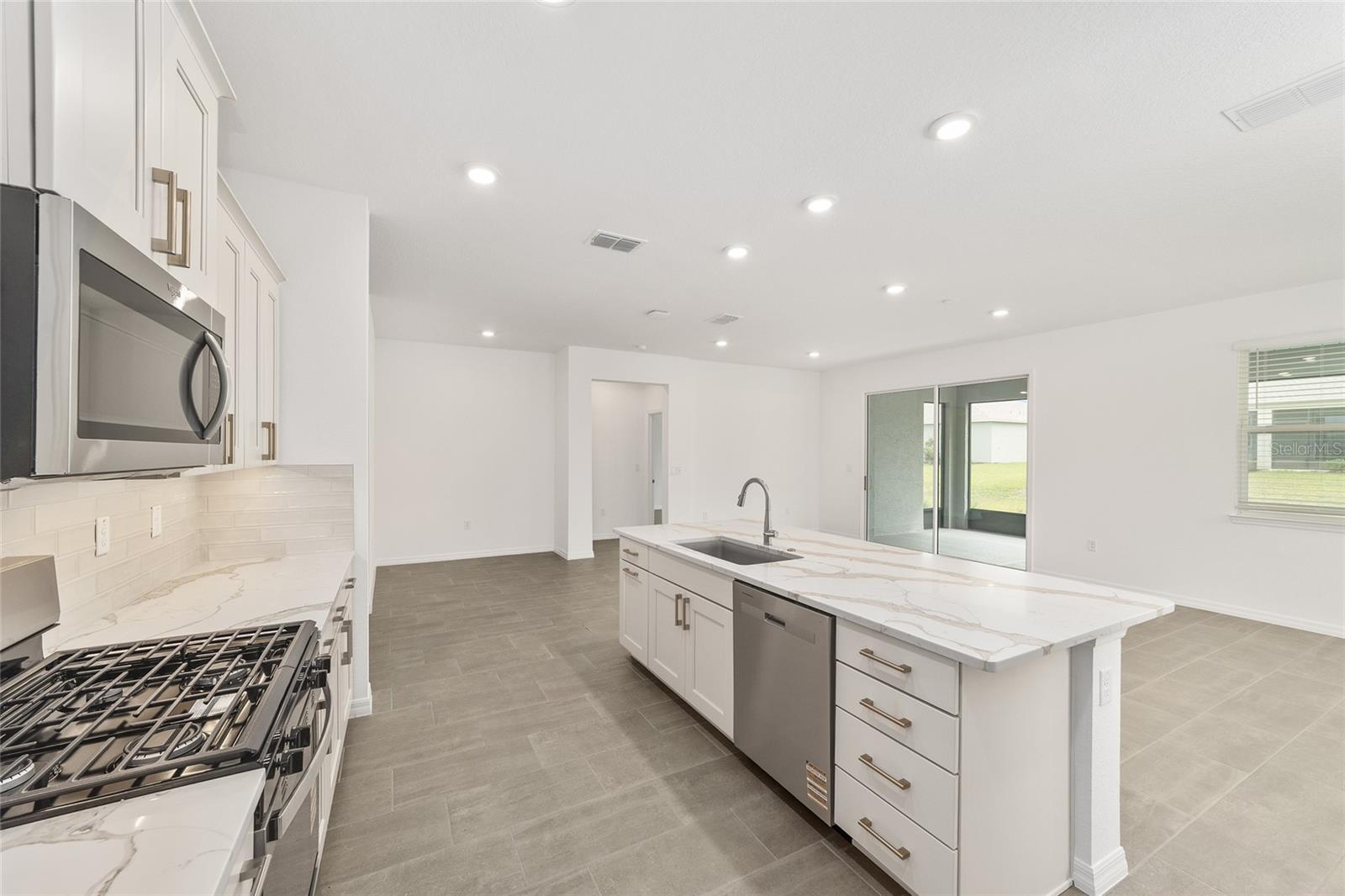 Image 23 of 42 For 10441 106th Court