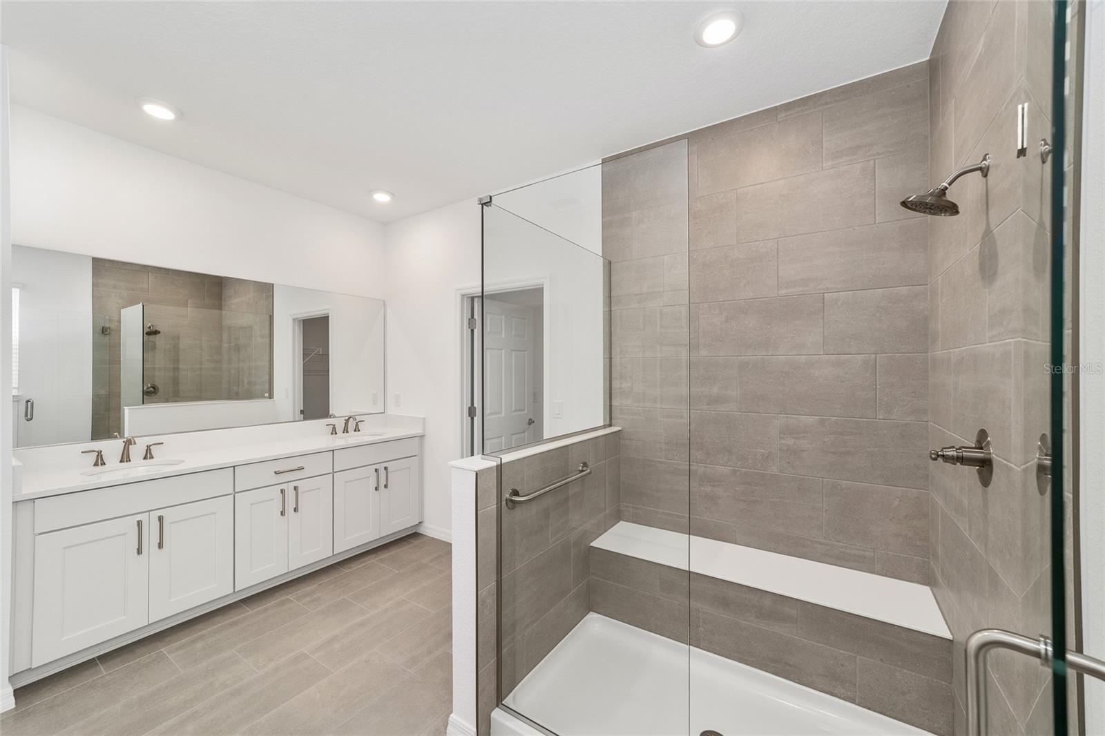 Image 28 of 42 For 10441 106th Court