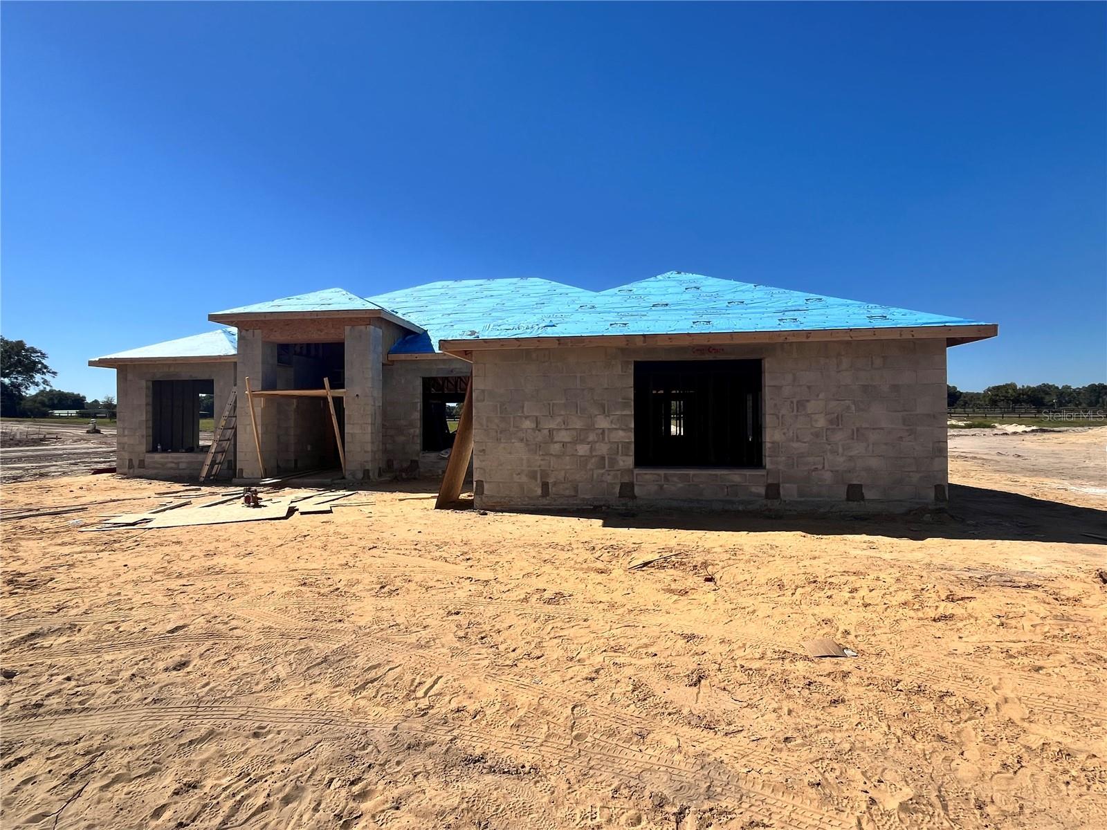 Listing photo id 19 for 16662 23rd Avenue