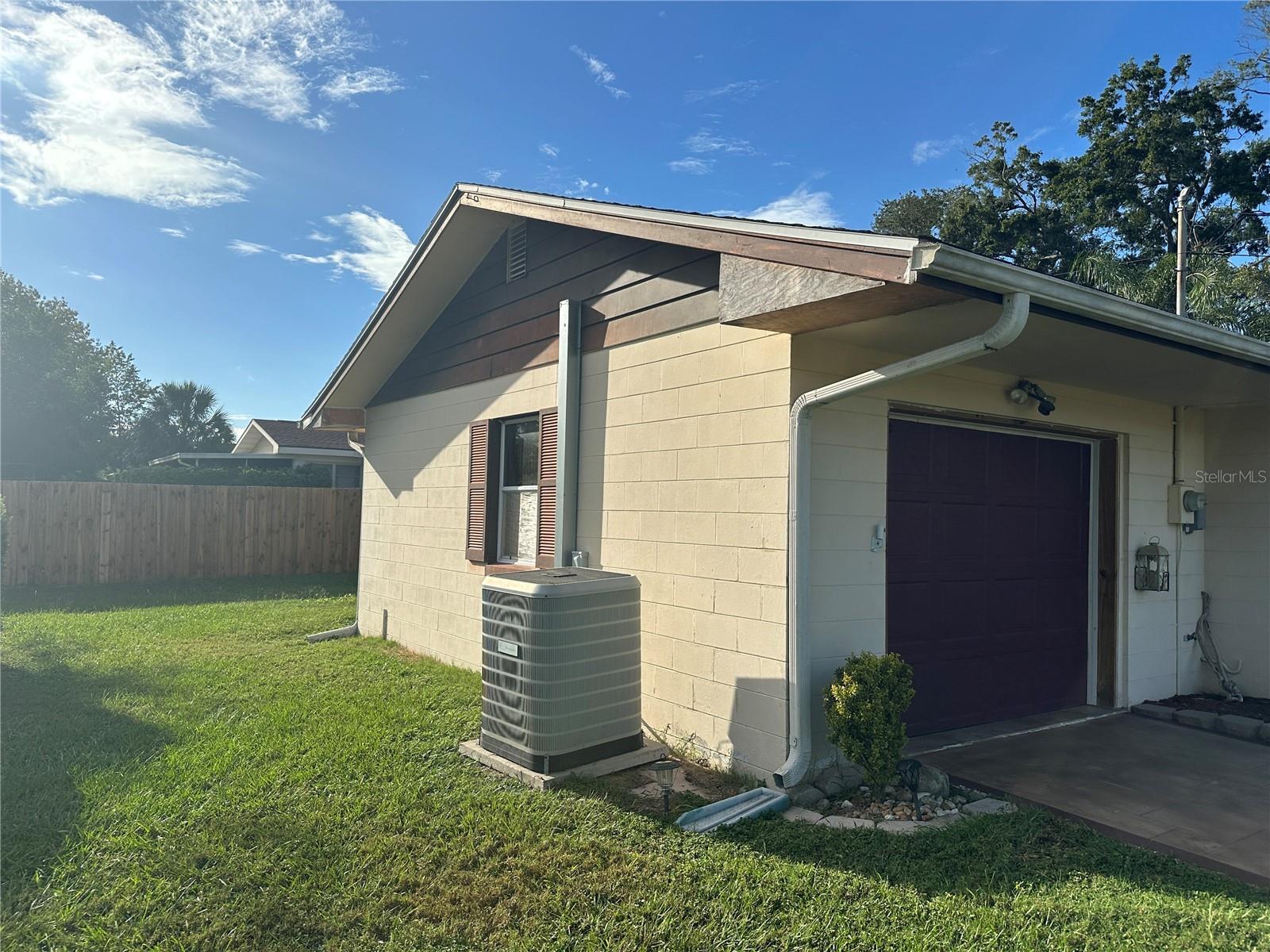 Image 4 of 8 For 10710 52nd Court