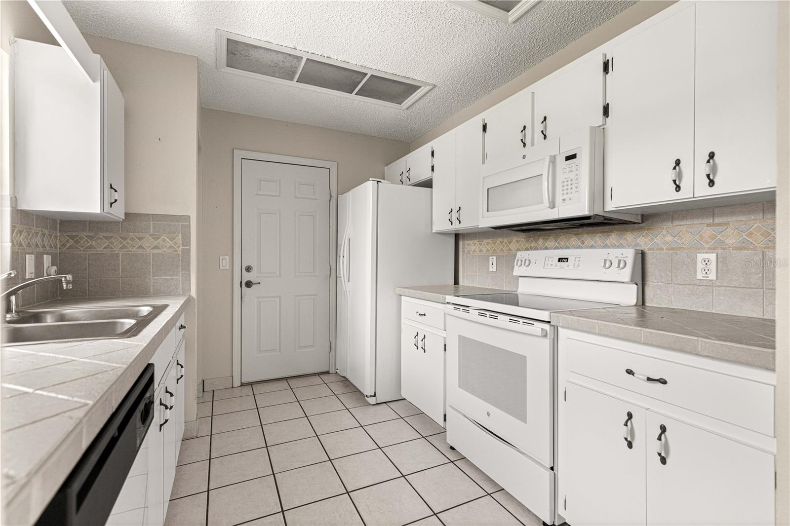 Image 11 of 49 For 3805 139th Street