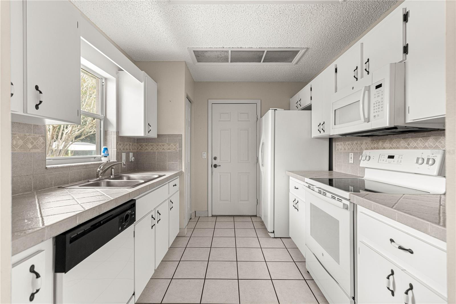 Image 9 of 49 For 3805 139th Street