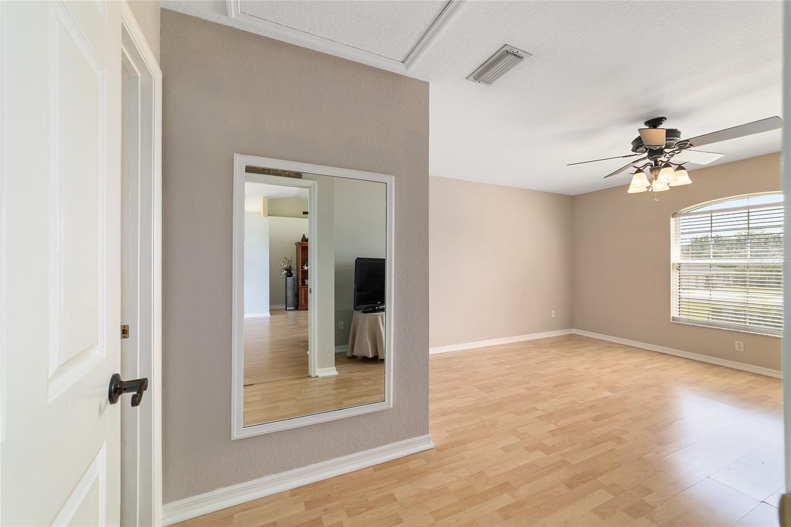 Image 19 of 47 For 393 58th Street