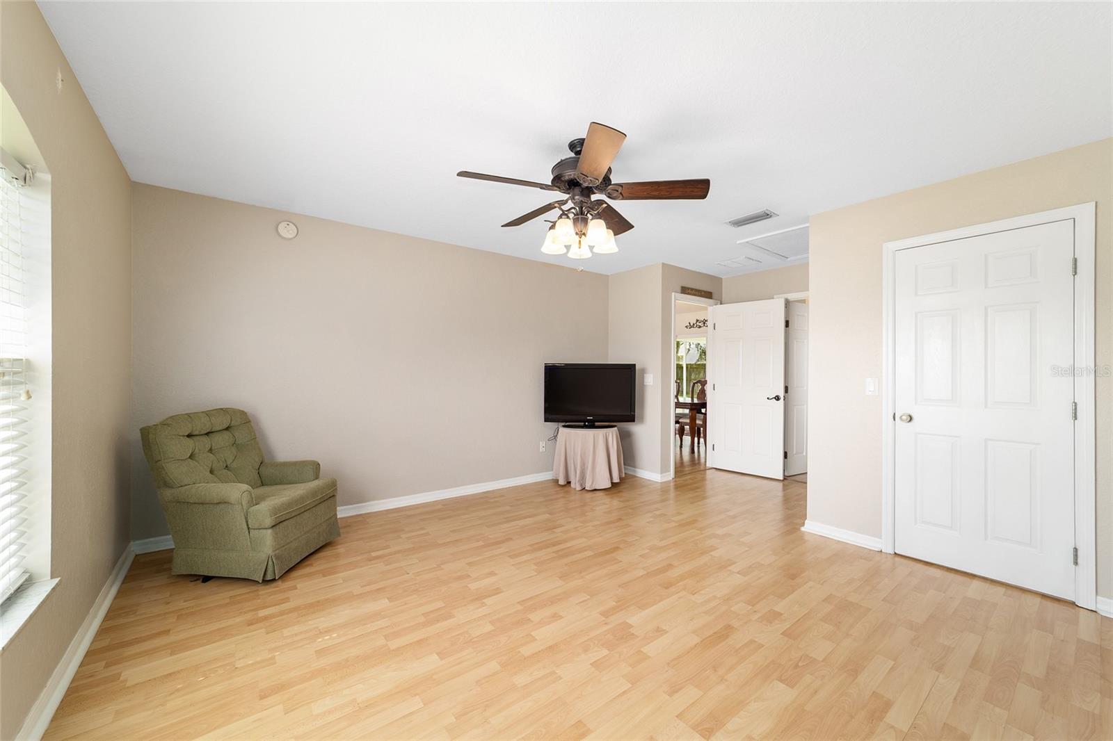 Image 21 of 47 For 393 58th Street