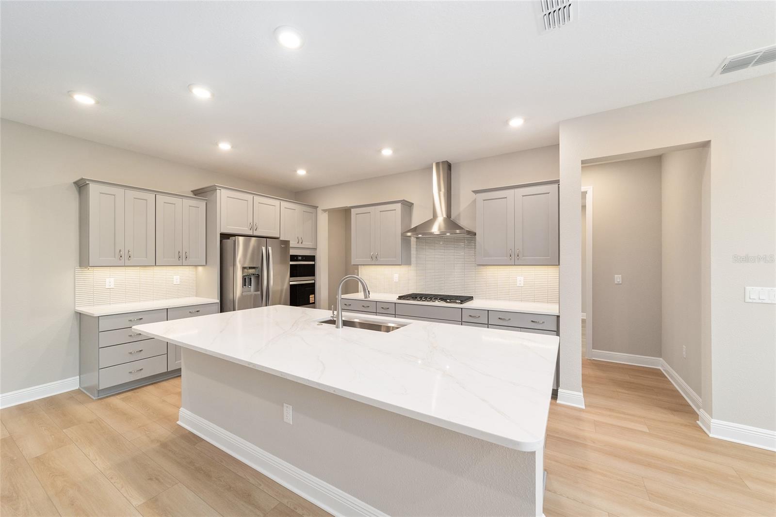 Image 19 of 44 For 10305 105th Terrace