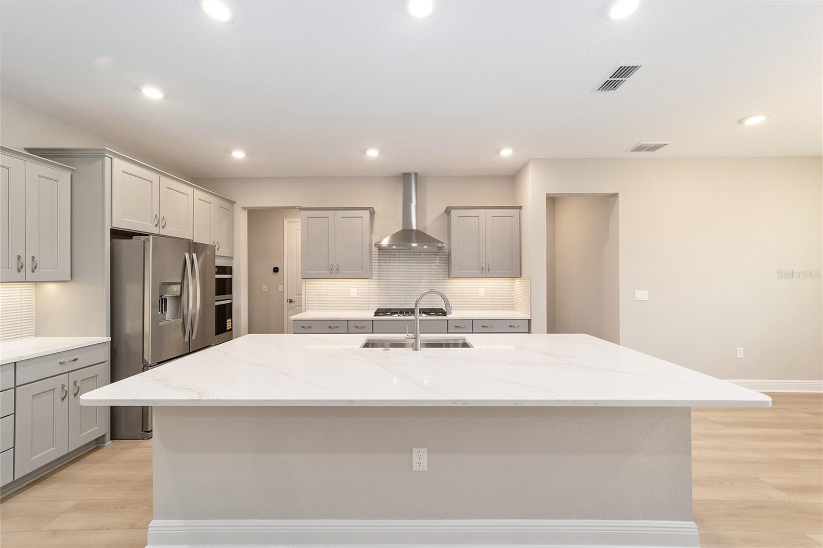 Image 20 of 44 For 10305 105th Terrace