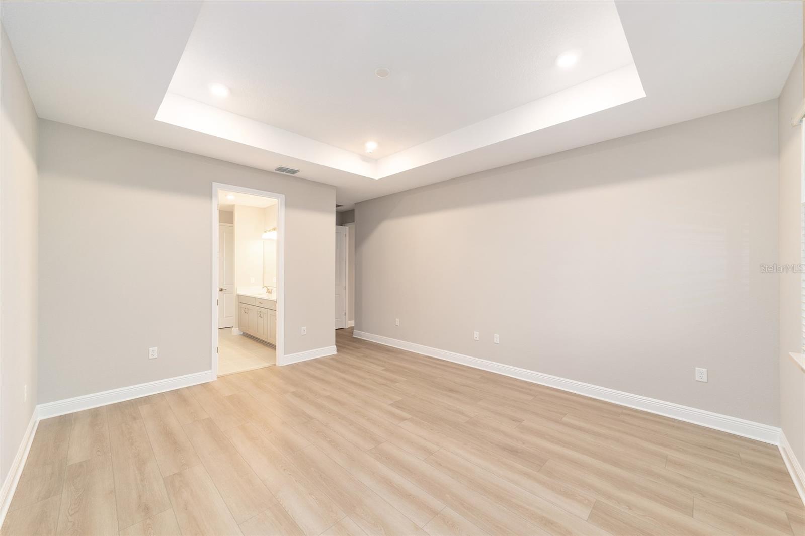 Image 25 of 44 For 10305 105th Terrace