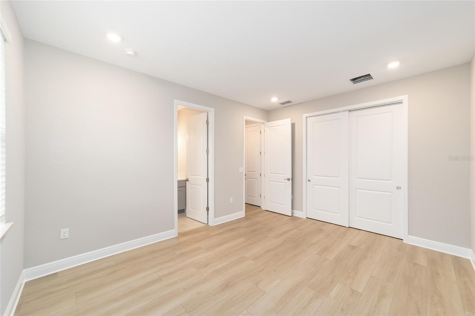 Image 30 of 44 For 10305 105th Terrace