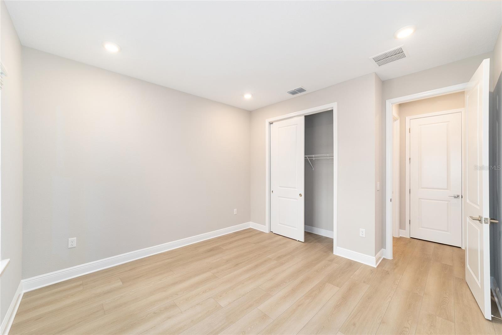 Image 33 of 44 For 10305 105th Terrace