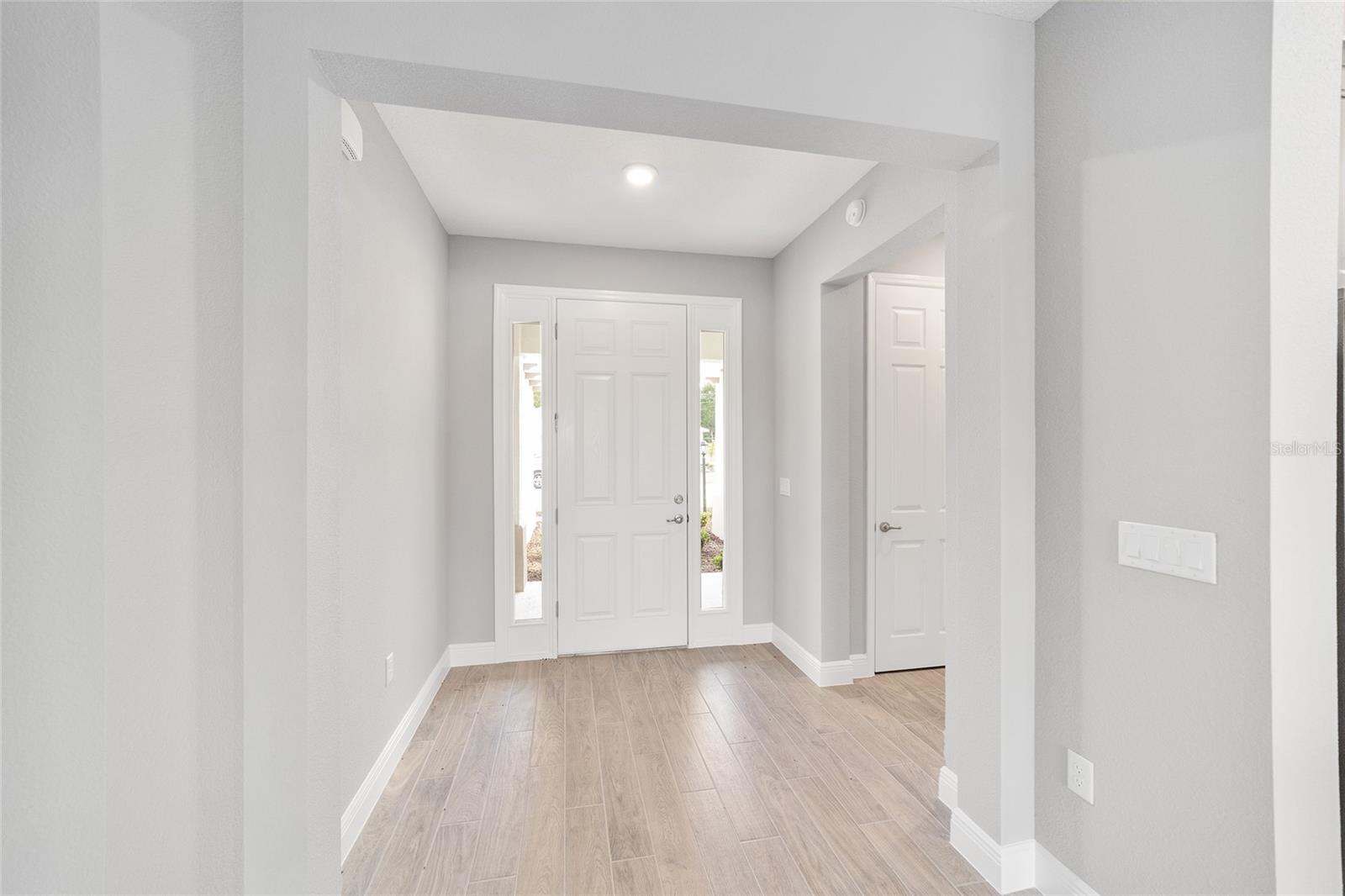 Image 10 of 47 For 10420 105th Court