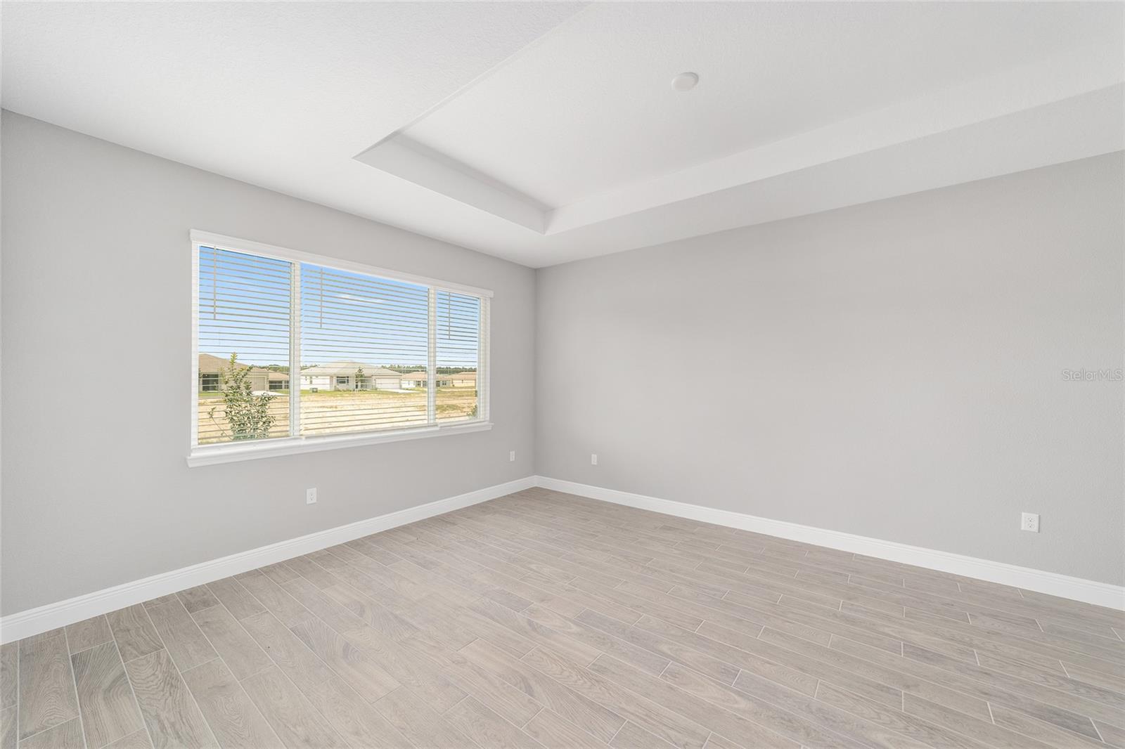 Image 23 of 47 For 10420 105th Court