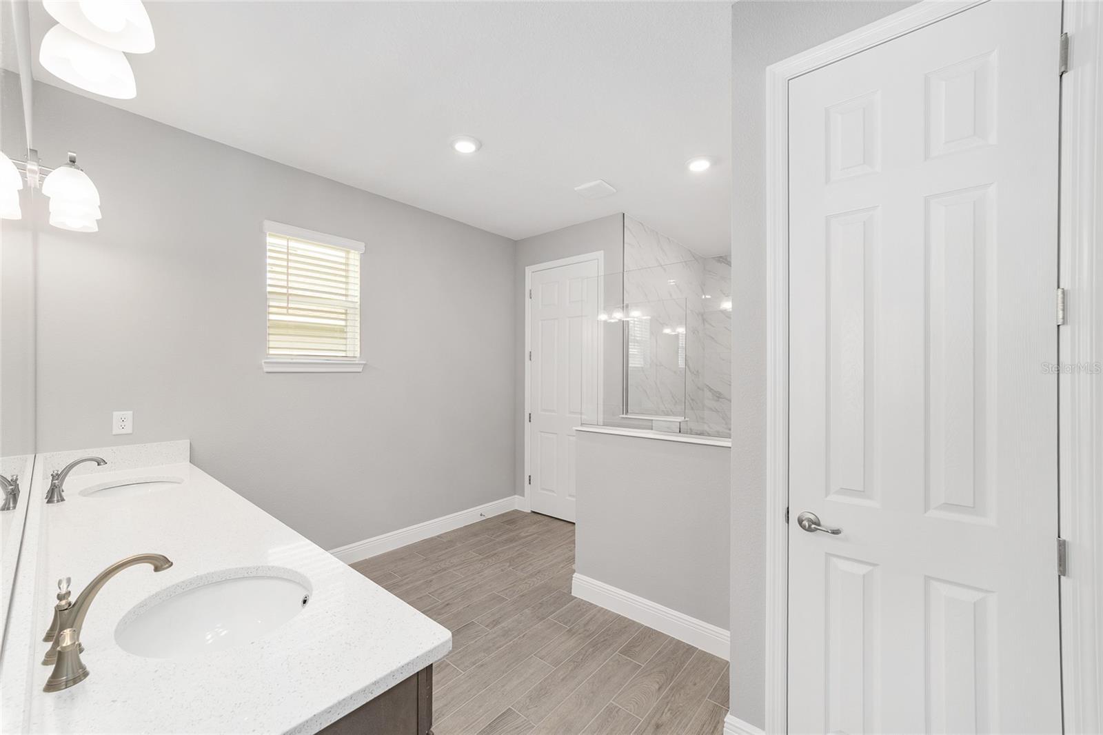 Image 25 of 47 For 10420 105th Court