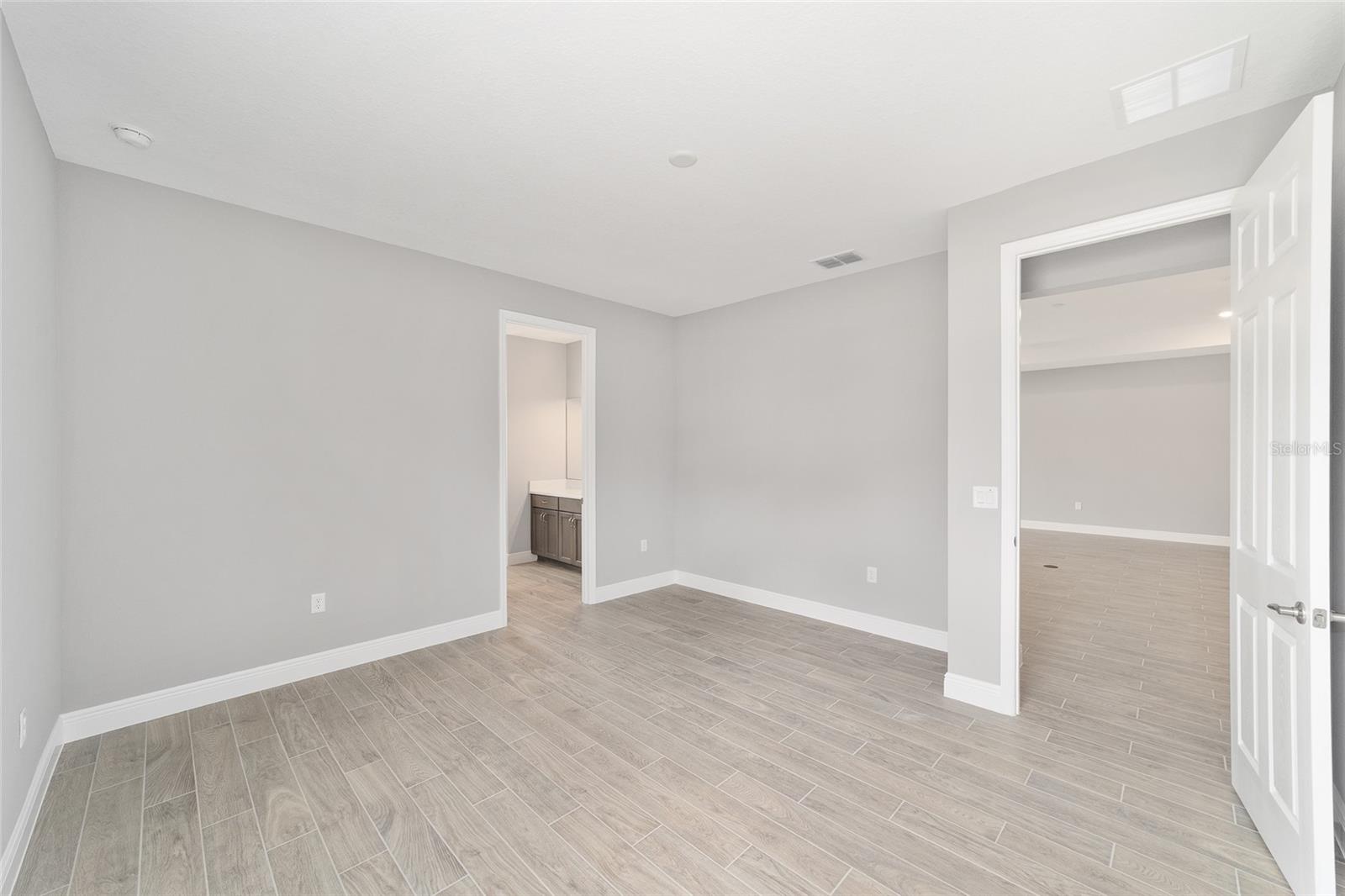 Image 30 of 47 For 10420 105th Court