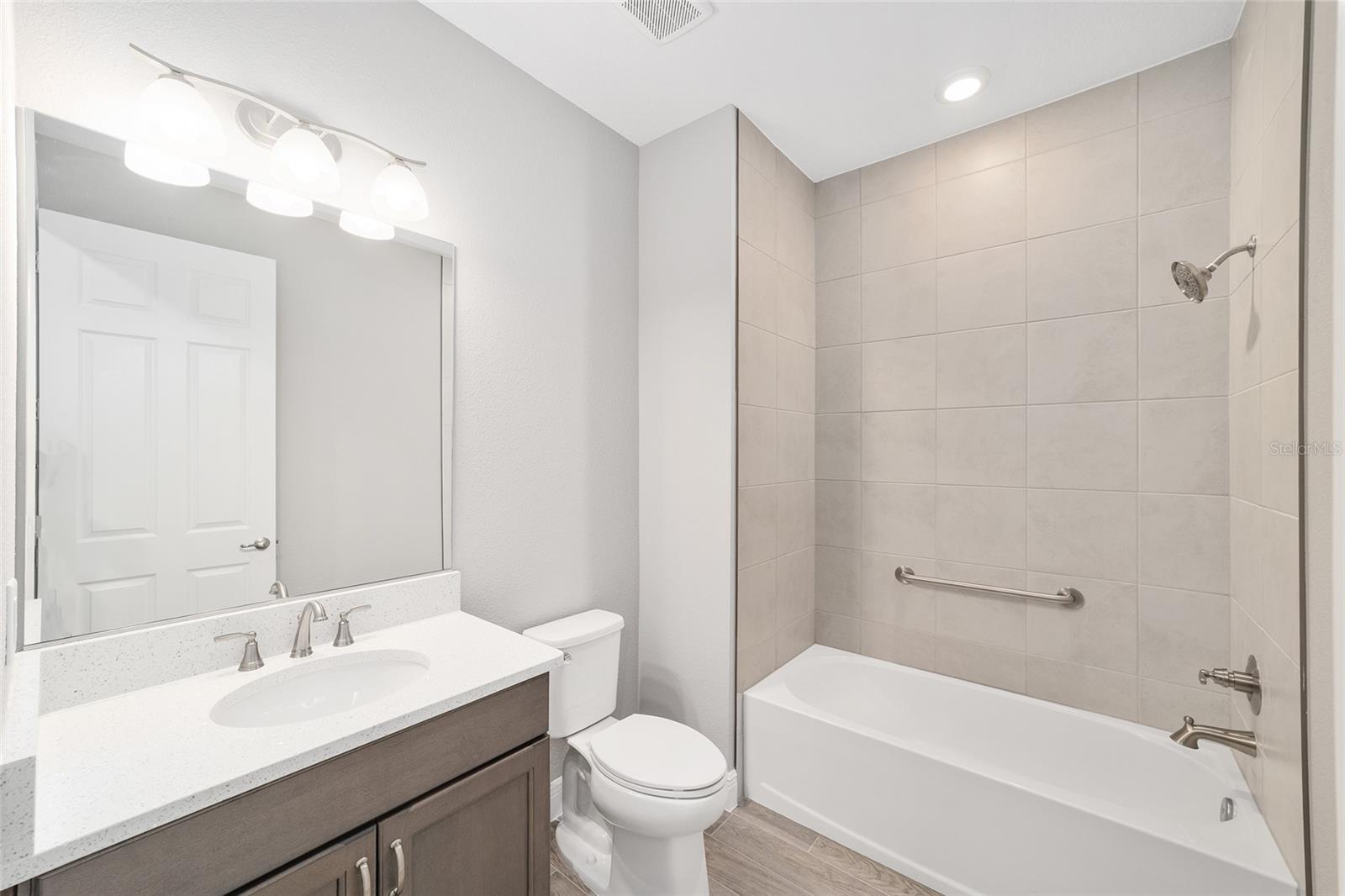 Image 36 of 47 For 10420 105th Court