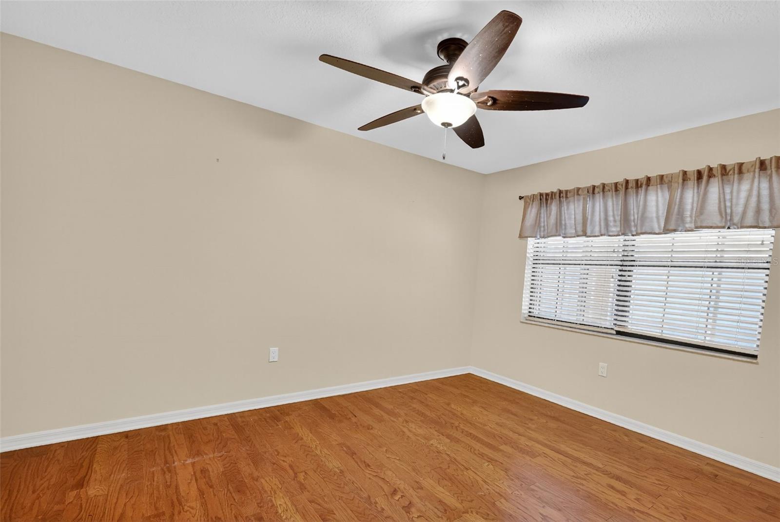 Image 24 of 33 For 4481 4th Street