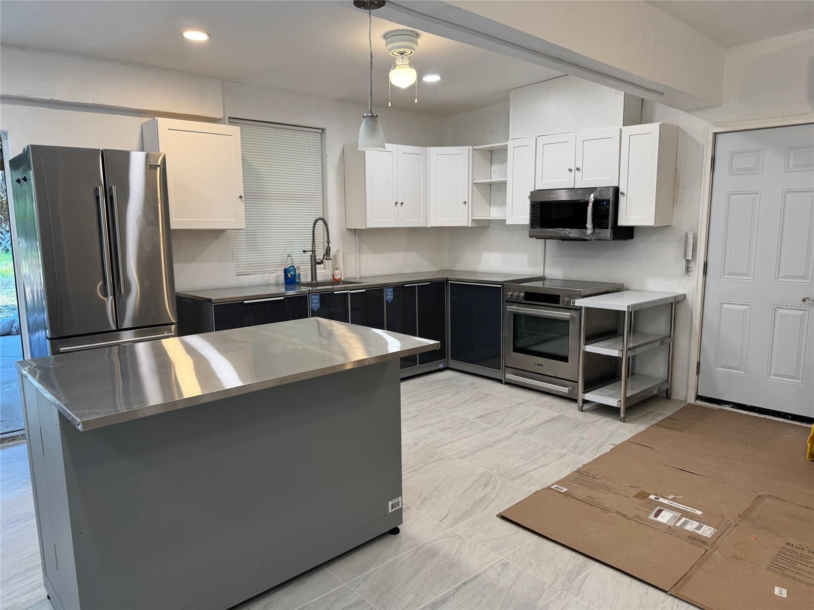 Image 3 of 19 For 14312 Sutton Court