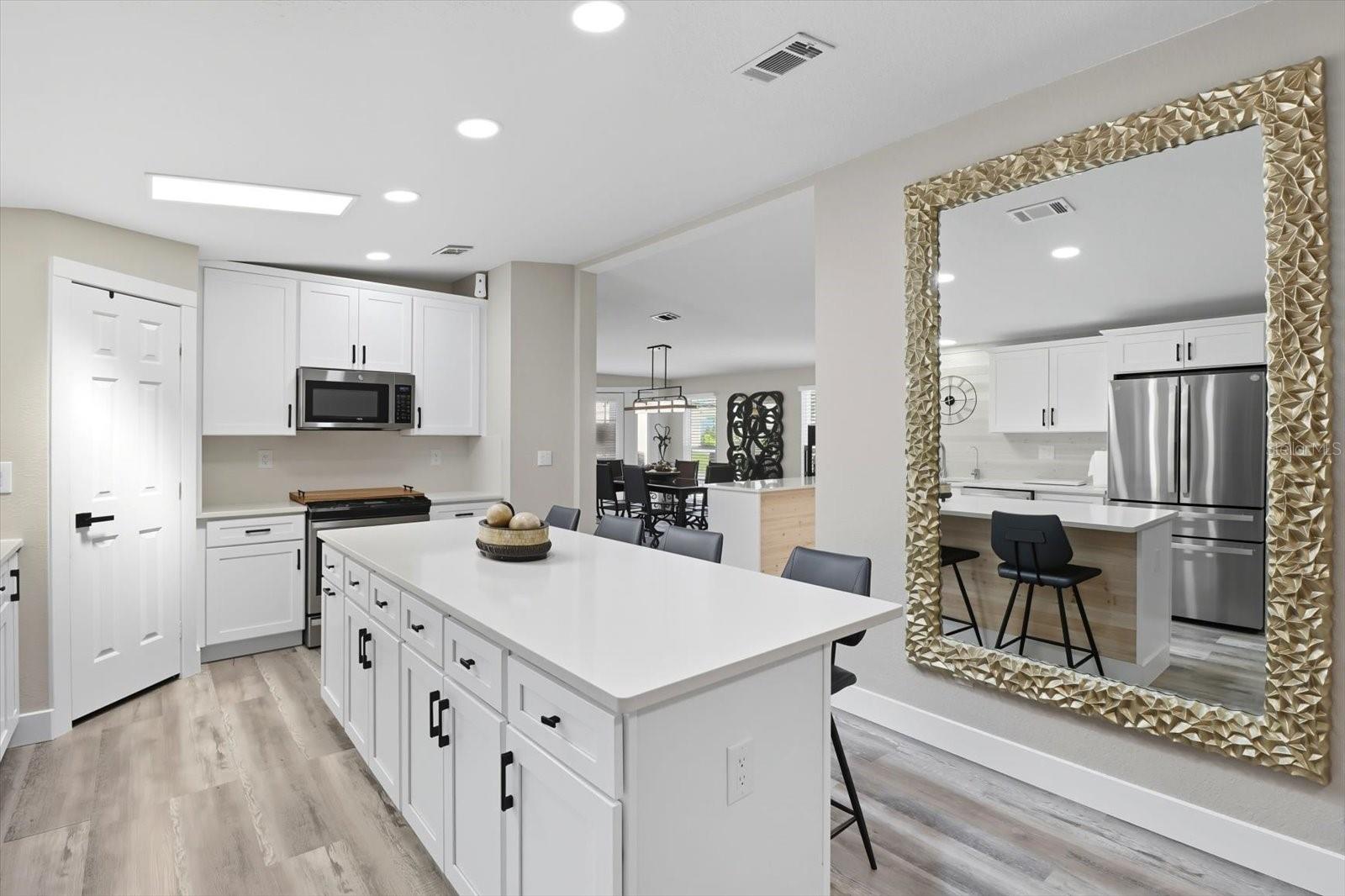 Image 15 of 43 For 720 Orchid Street