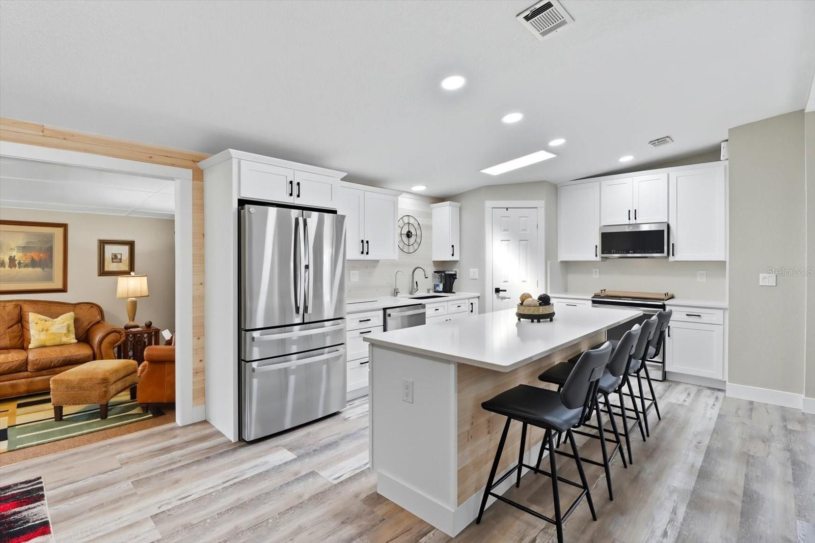 Image 16 of 43 For 720 Orchid Street