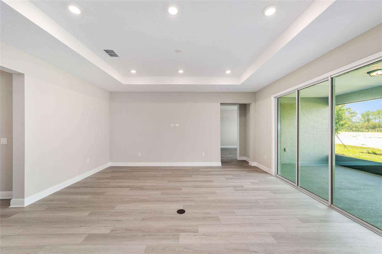 Image 12 of 43 For 10406 105th Court