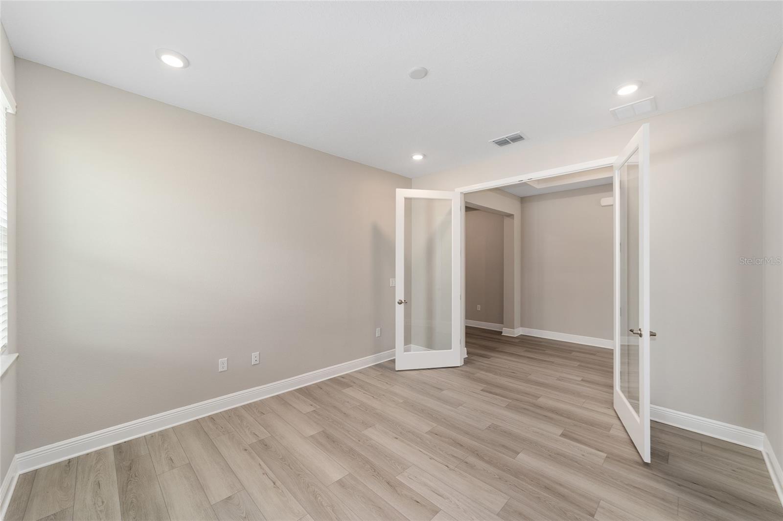 Image 35 of 43 For 10406 105th Court