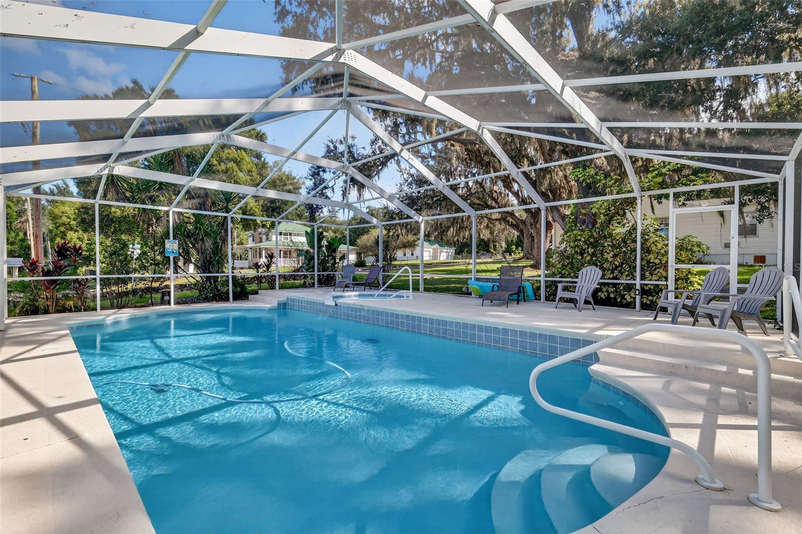 Image 18 of 38 For 14586 139th Place