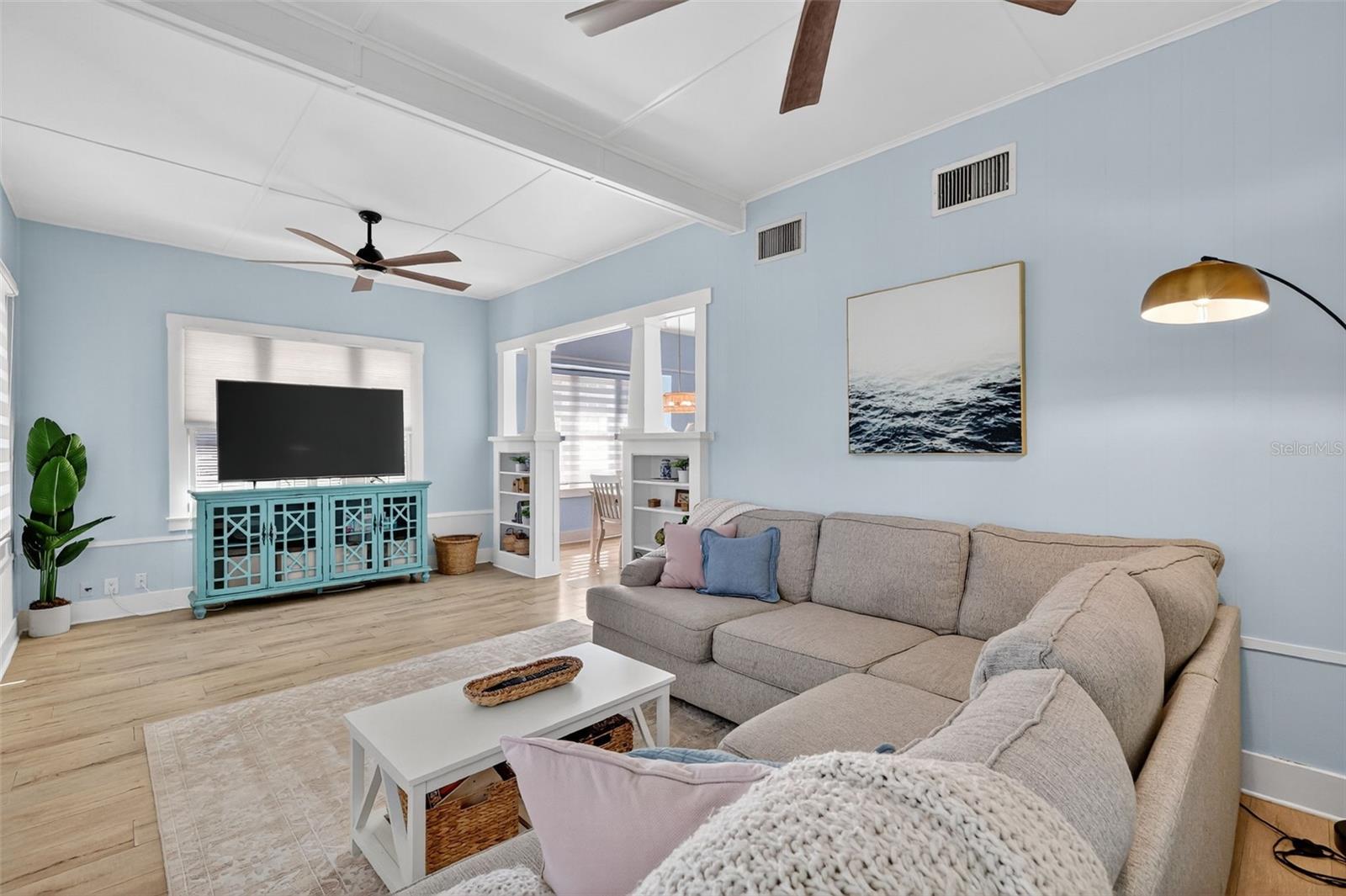 Image 21 of 38 For 14586 139th Place