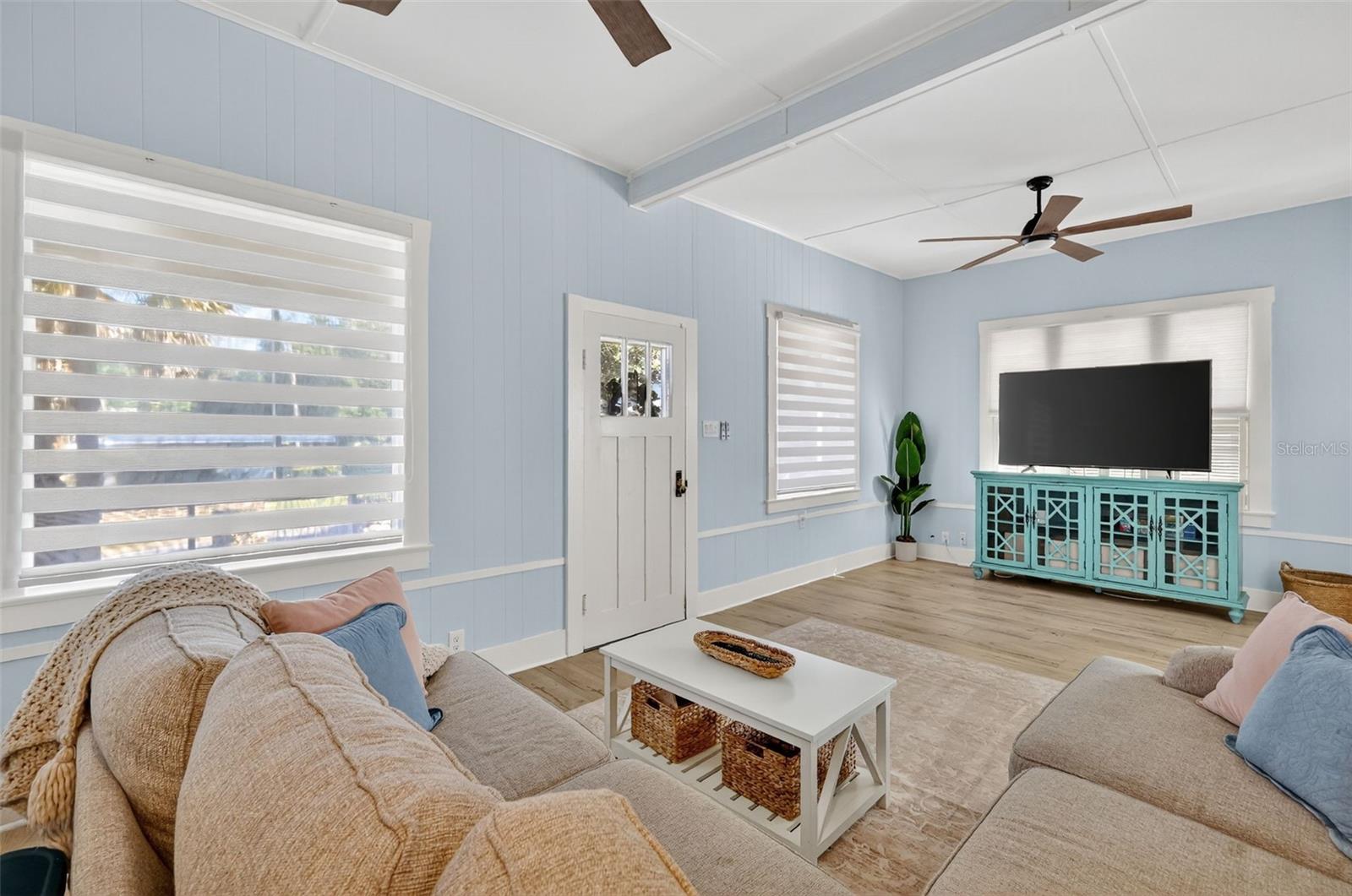 Image 22 of 38 For 14586 139th Place