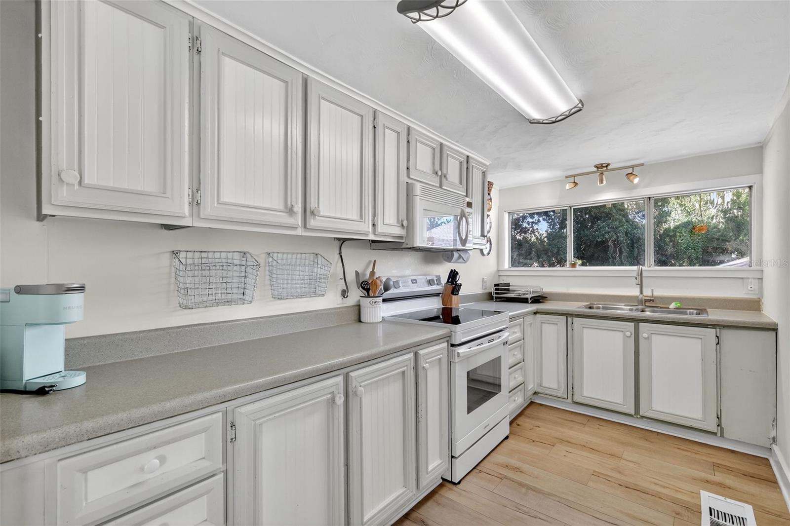 Image 25 of 38 For 14586 139th Place