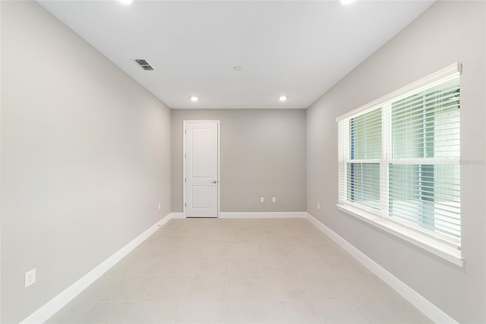 Image 32 of 41 For 10358 105th Court