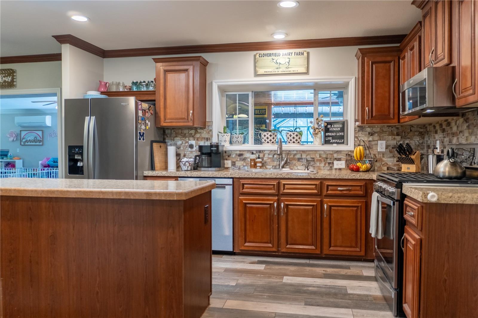 Image 13 of 88 For 17807 Archer Road
