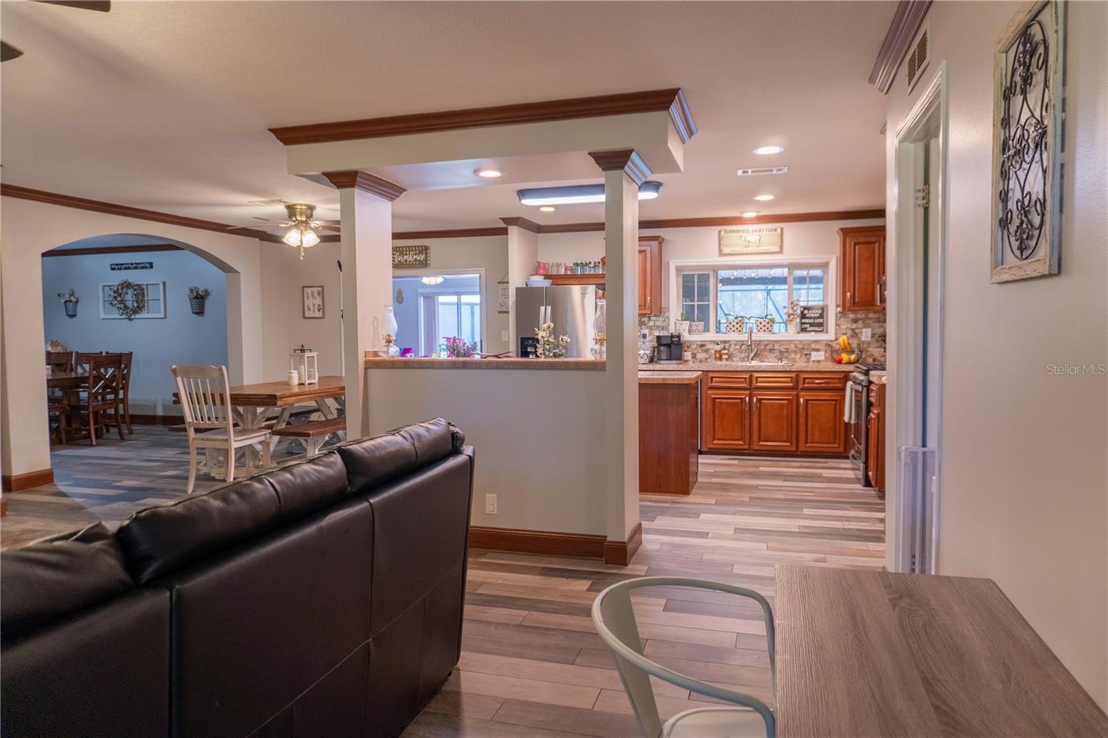 Image 36 of 88 For 17807 Archer Road