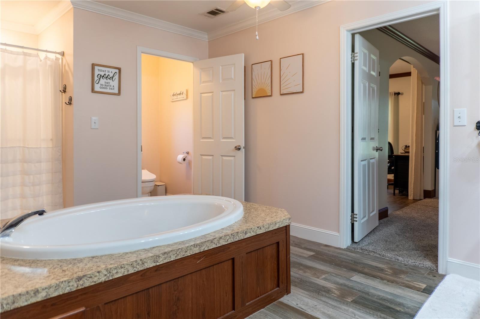 Image 46 of 88 For 17807 Archer Road
