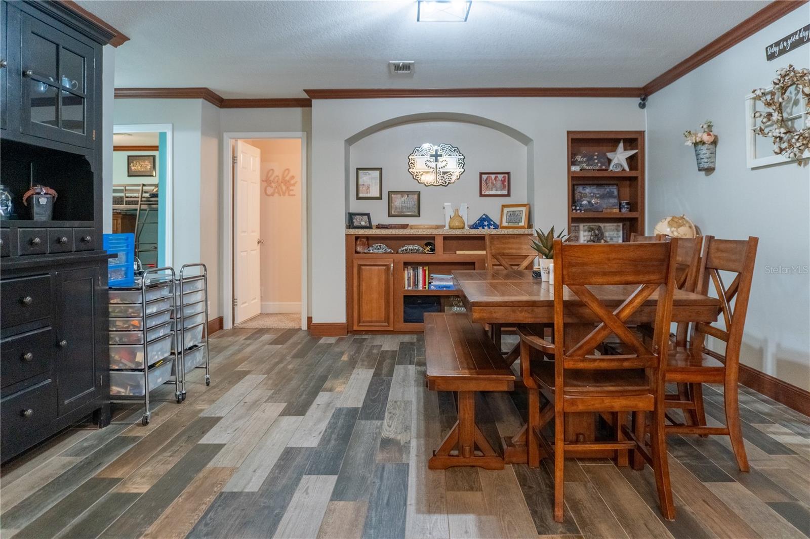 Image 47 of 88 For 17807 Archer Road