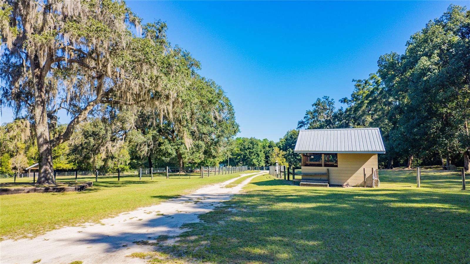 Image 82 of 88 For 17807 Archer Road