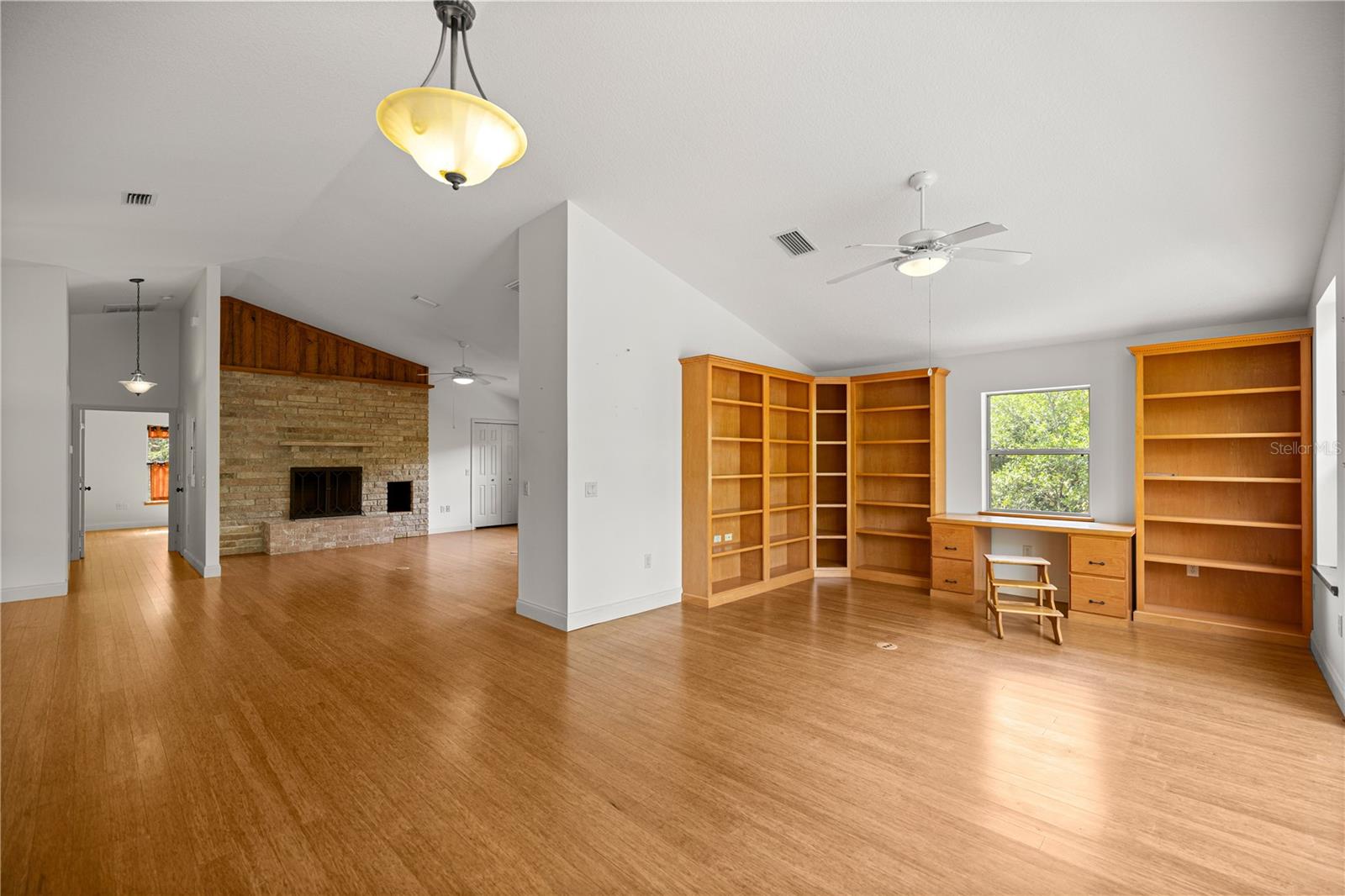 Listing photo id 18 for 12144 Goldendale Avenue