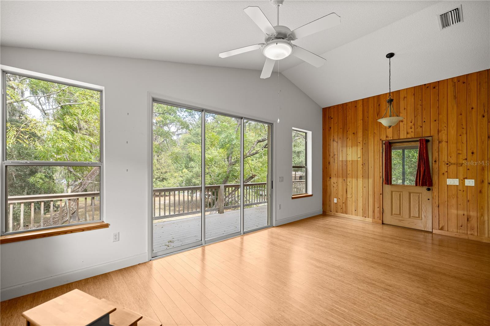 Listing photo id 19 for 12144 Goldendale Avenue