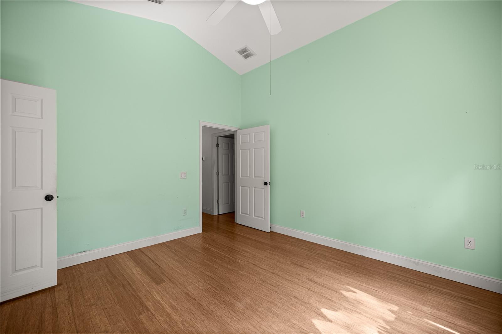 Listing photo id 28 for 12144 Goldendale Avenue