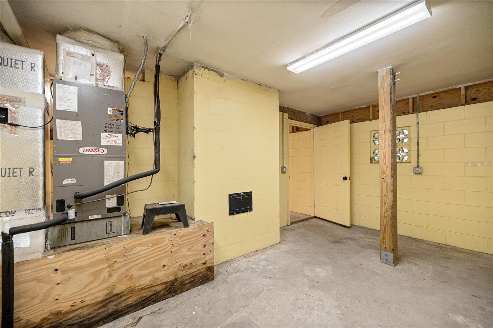 Listing photo id 51 for 12144 Goldendale Avenue