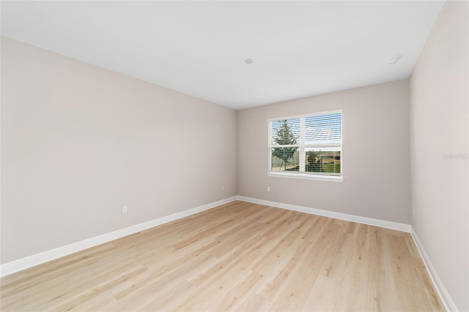Image 33 of 52 For 10292 105th Court