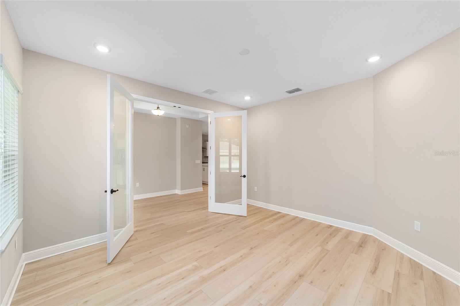Image 39 of 52 For 10292 105th Court
