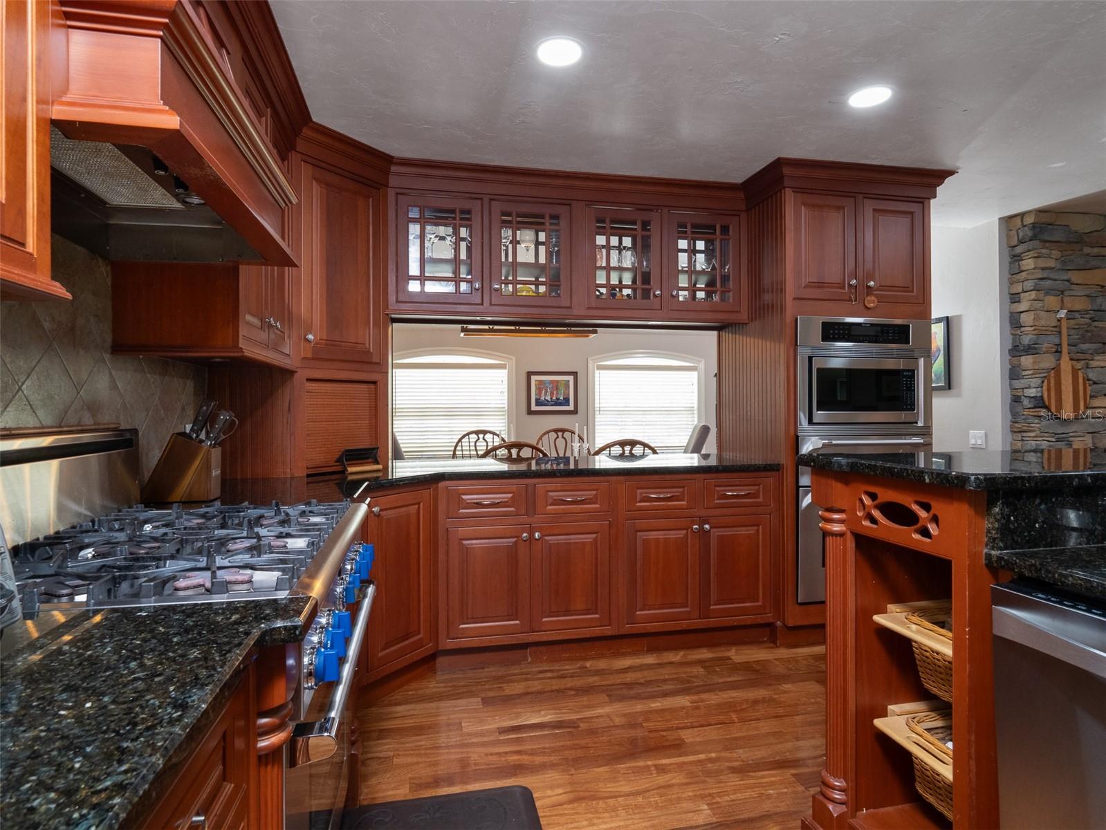 Image 10 of 38 For 8393 110th Street