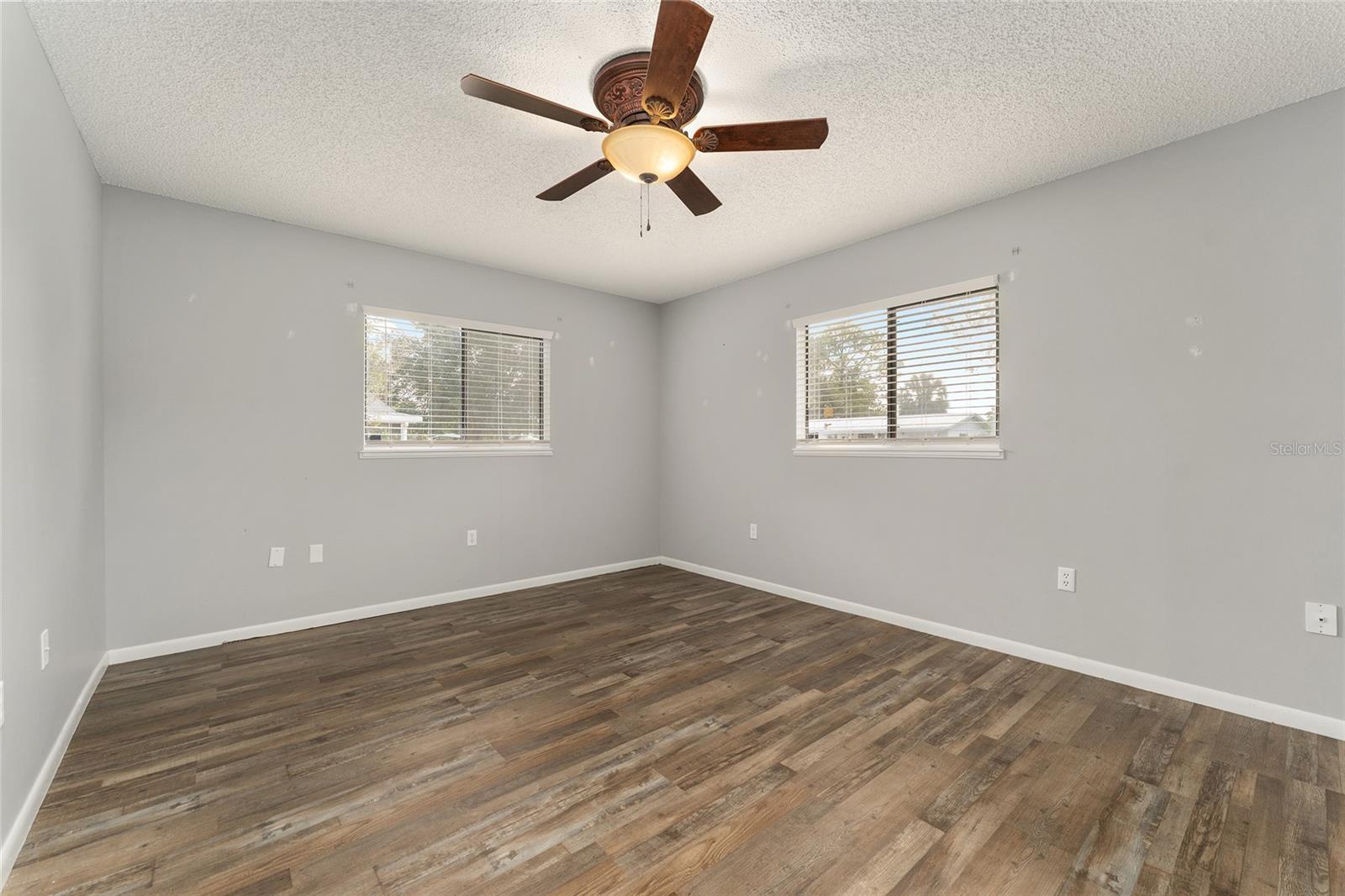 Image 15 of 39 For 9981 103rd Place