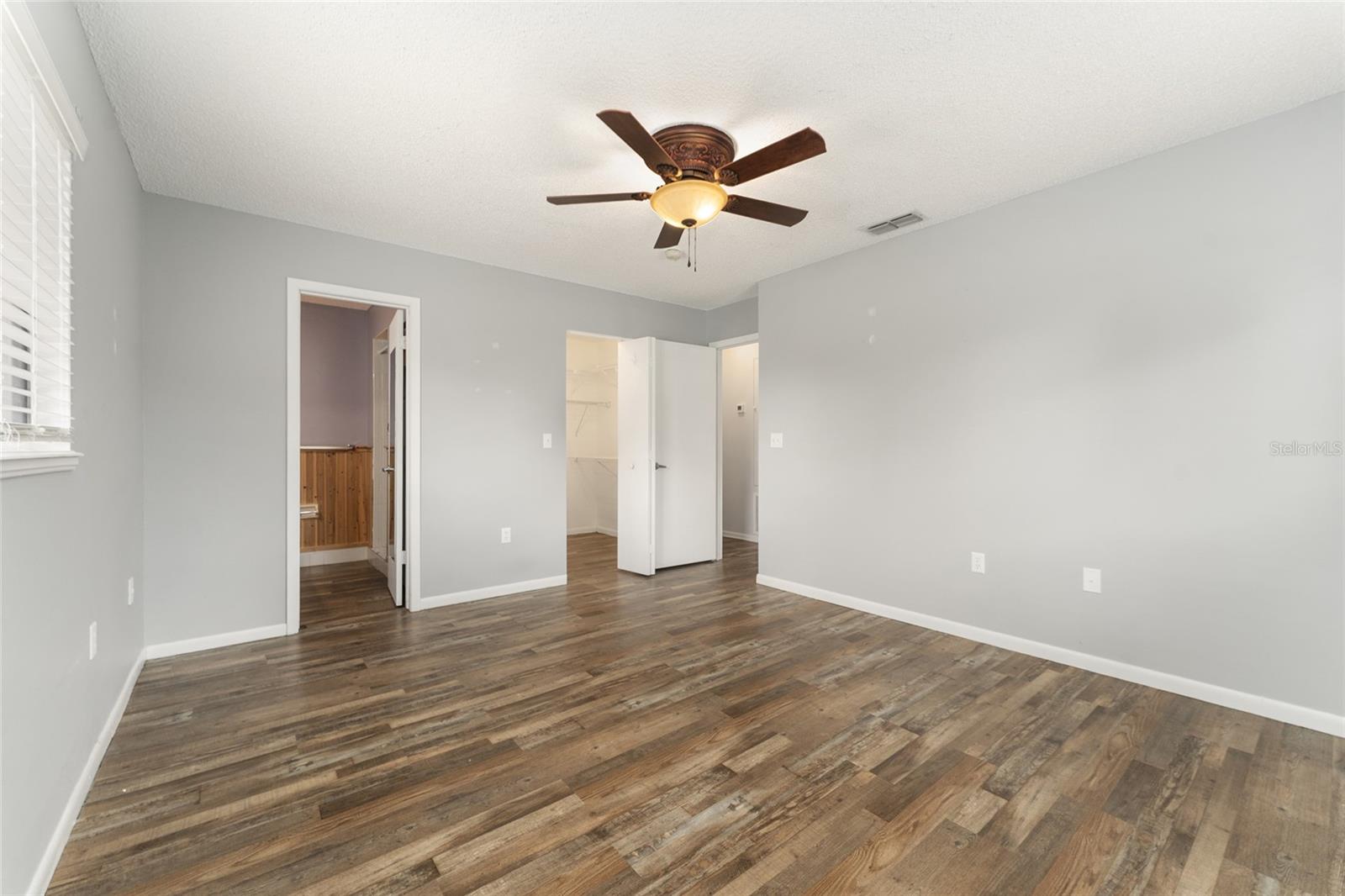 Image 16 of 39 For 9981 103rd Place