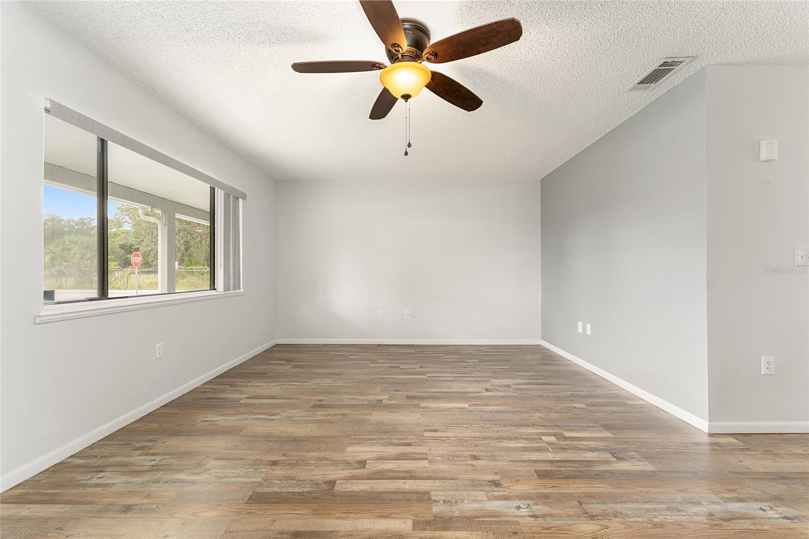 Image 6 of 39 For 9981 103rd Place